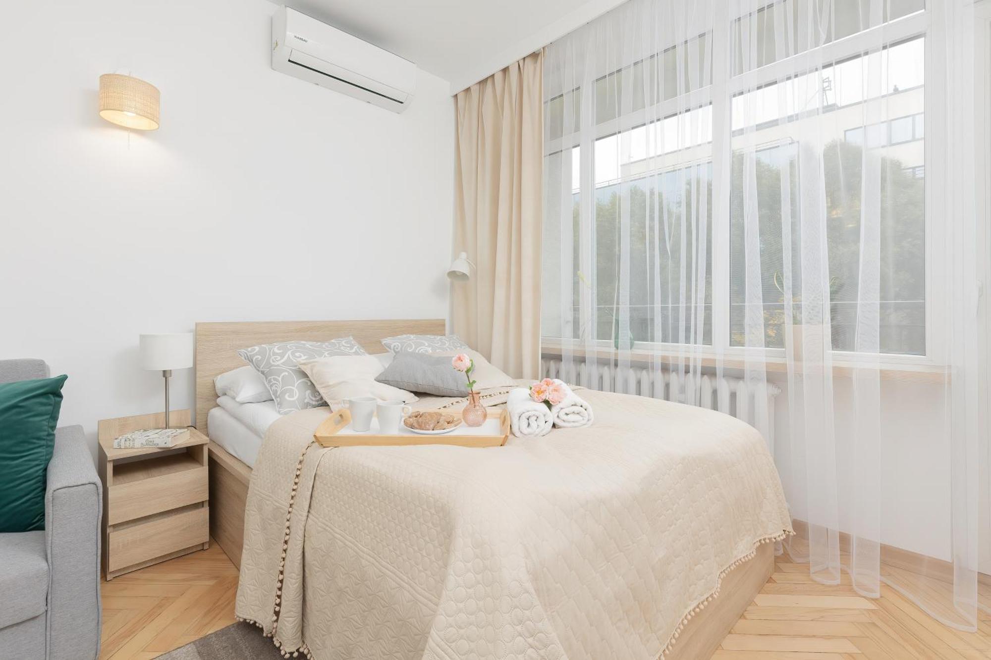 Bright Apartment Warsaw Srodmiescie By Noclegi Renters Bagian luar foto